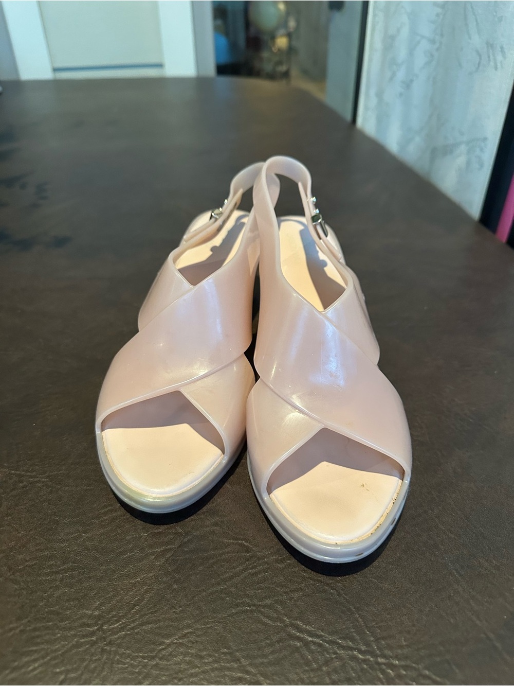 Women’s Peep-Toe Slingback Sandals in Pale Pink